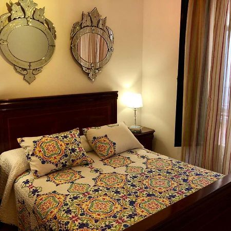 Apartamento Calle Cuna Севілья Екстер'єр фото